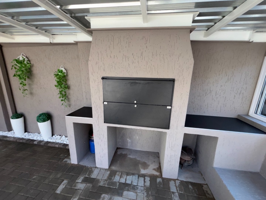 2 Bedroom Property for Sale in Pellissier Free State